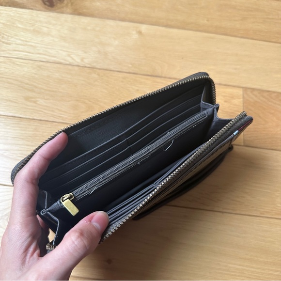 Fossil Geometric Multicolor Leather Zip Wallet - Picture 3 of 4